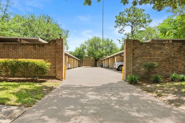 Building Photo - Stylish & Renovated Townhome in Prime West...
