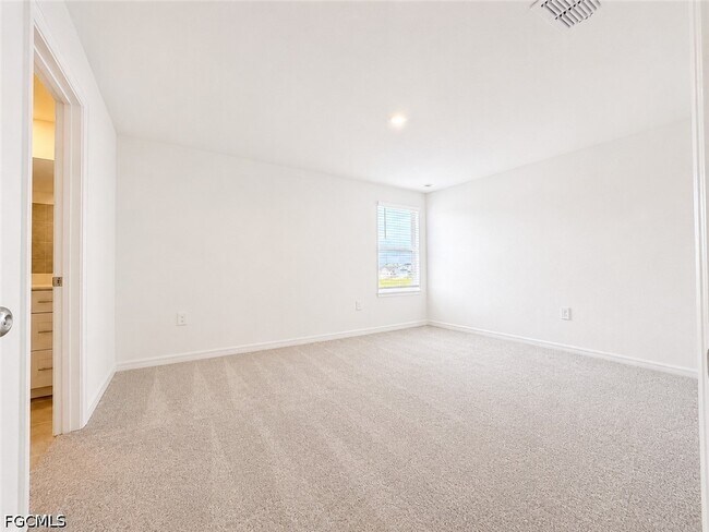Building Photo - 11827 Cloverly Ln