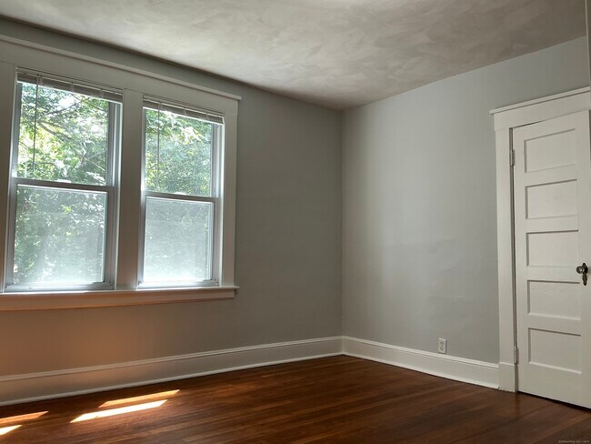 Building Photo - 176 McClintock St