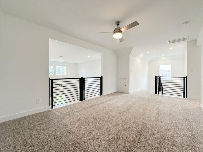 Building Photo - 15216 Tattle Crk Ln