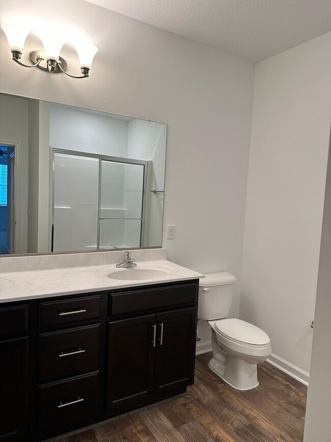 Building Photo - 1733 Dromolin Dr