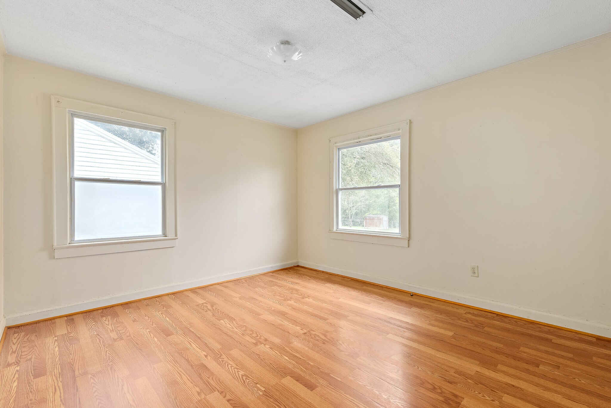 Building Photo - 223 Fair Ave