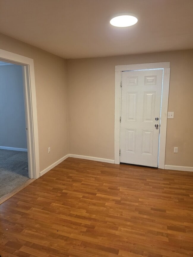 Building Photo - Cute Stoneville Bungalow