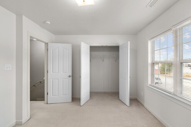 Building Photo - 403 Springwood Dr