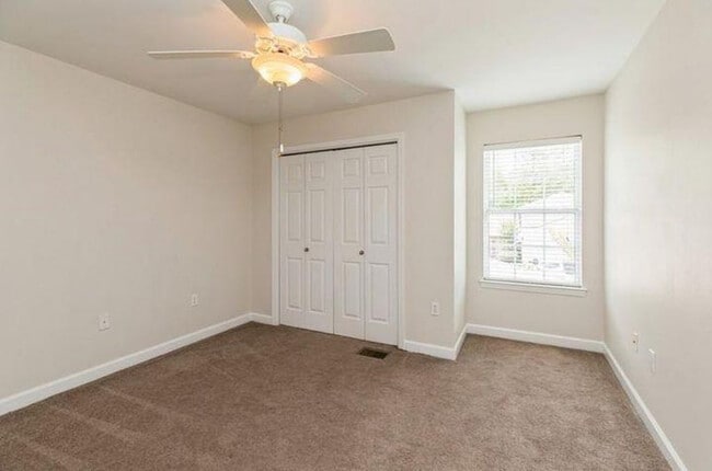 Building Photo - 25 Trevor Dr