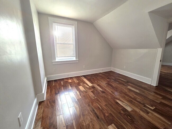 Building Photo - 71 Pratt St