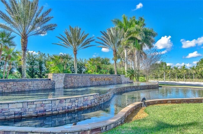 Building Photo - 19232 N Gardenia Ave