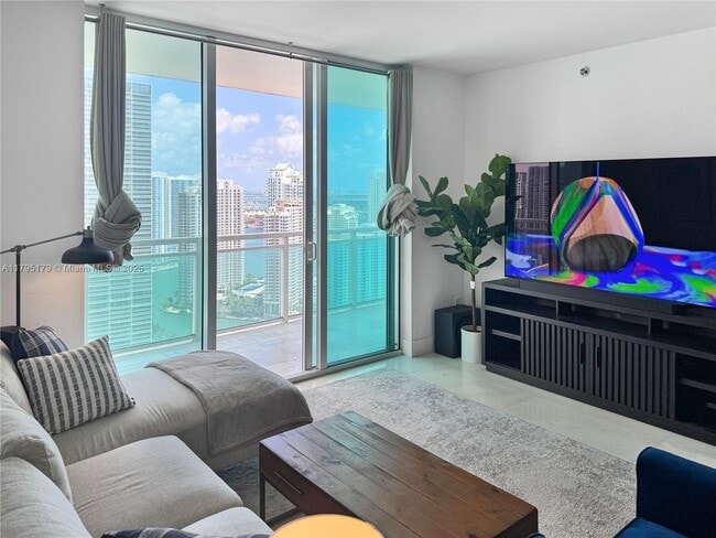Building Photo - 950 Brickell Bay Dr