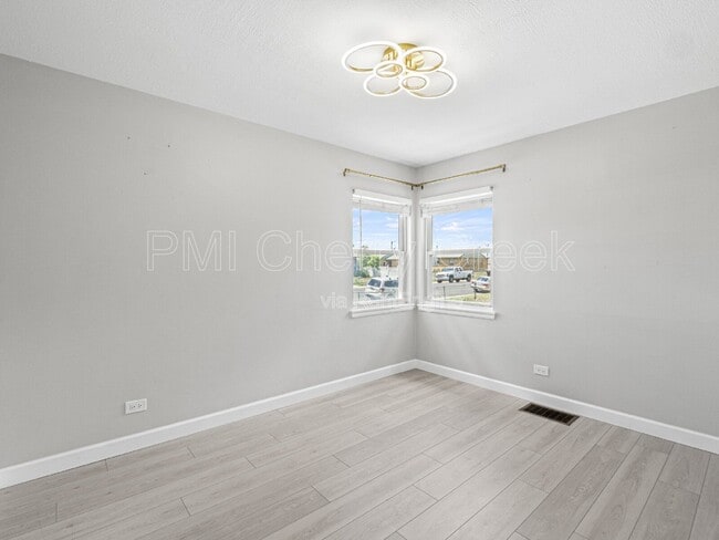 Building Photo - 550 Winona Ct