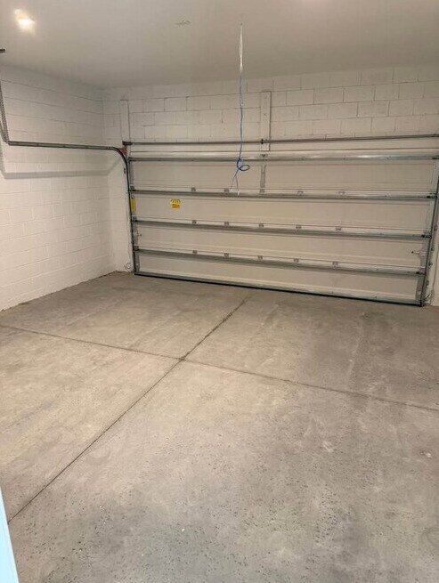 Building Photo - 536 Green Tracker Ave