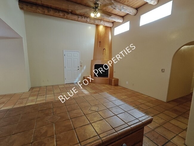 Building Photo - 9097 N Jessy Ln