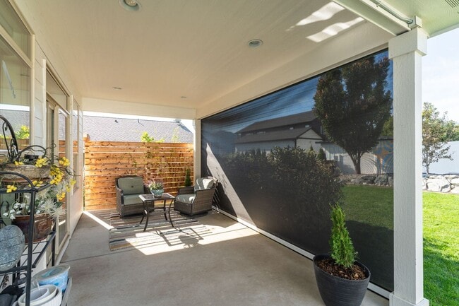 Building Photo - 3 Bedroom, 2 Bath Home