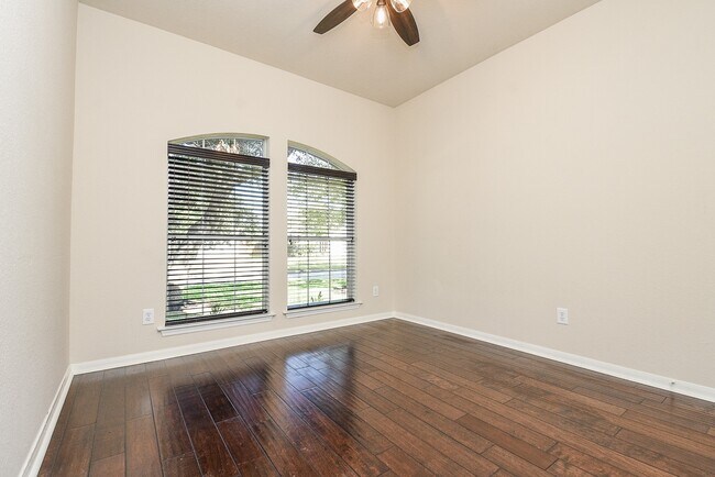 Building Photo - 9135 Edgeloch Dr