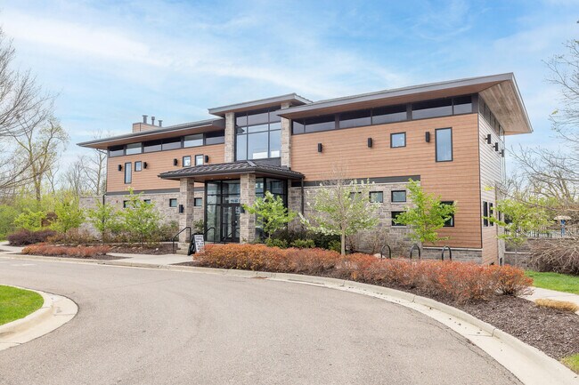 Building Photo - 2715 S Spurway Dr