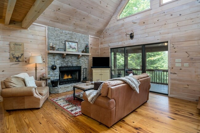 Building Photo - 363 Palisade Dr