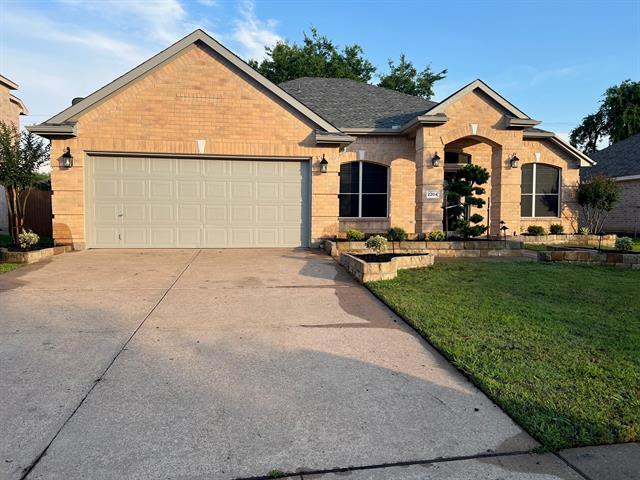 Building Photo - 2204 Windcastle Dr
