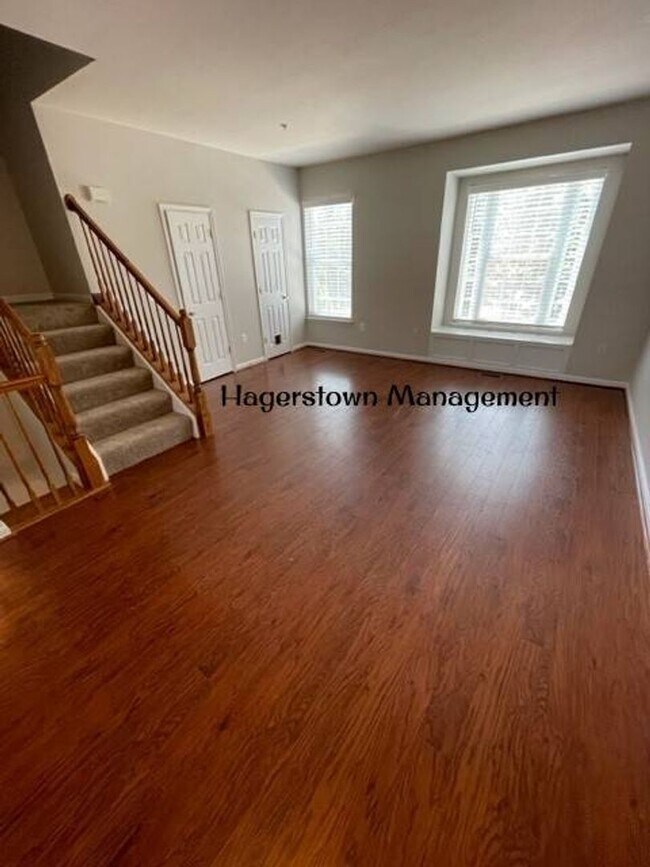 Building Photo - Single Family Home