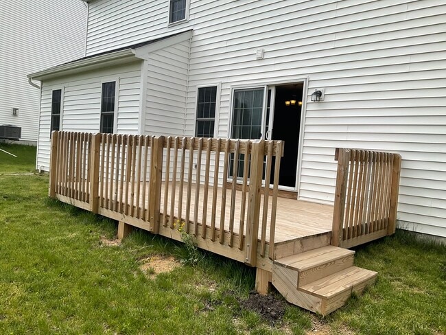 Building Photo - 301 Reserve Ln