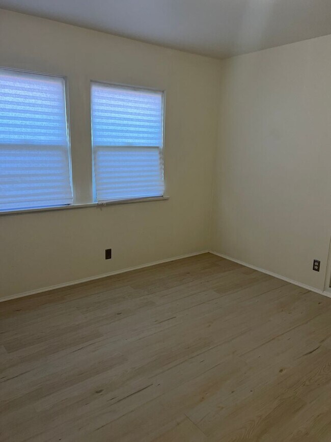 Building Photo - Midtown Ventura Charming 3+2 bedroom home ...