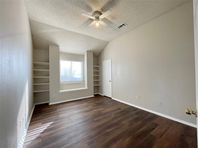 Building Photo - 7728 Parkwood Plaza Dr