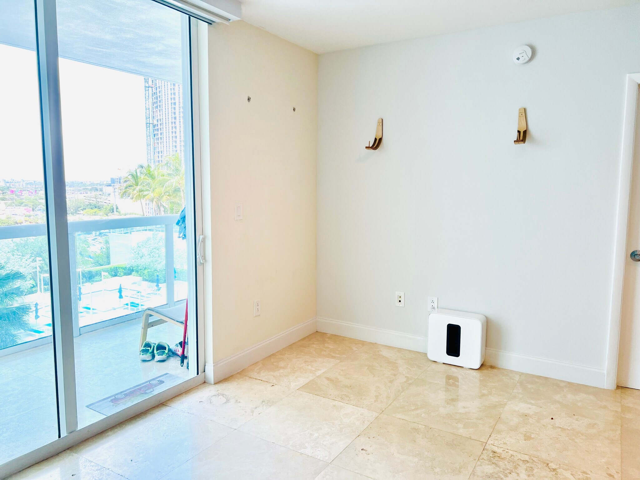 Balcony part of living room - 1800 N Bayshore Dr