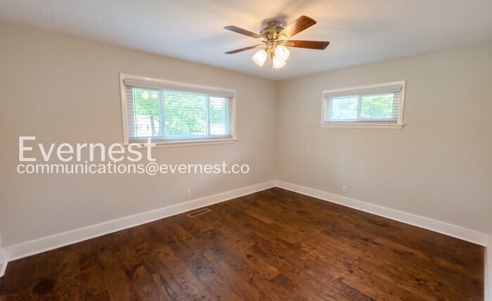Building Photo - 1206 Cranbrook Dr