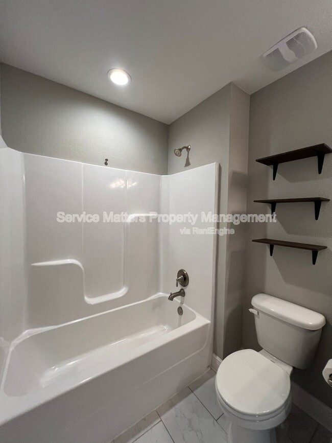 Building Photo - 7913 Majestic Cypress Dr