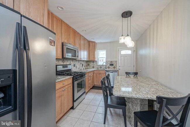 Building Photo - 2648 S Mole St