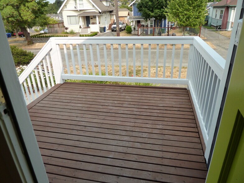 Front Porch - 1427 27th Ave