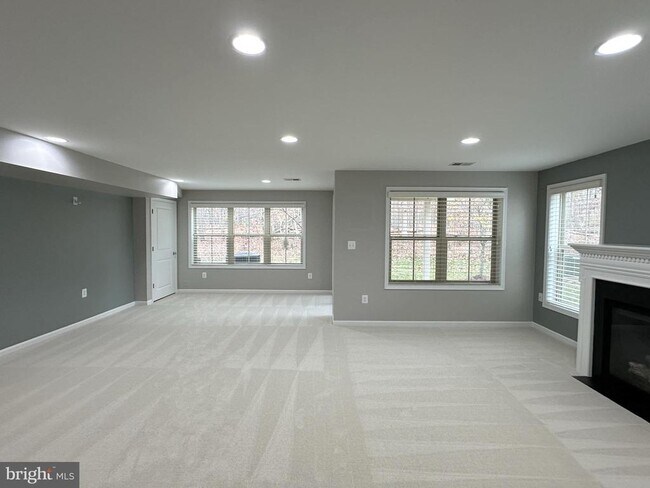 Building Photo - 23289 Tradewind Dr