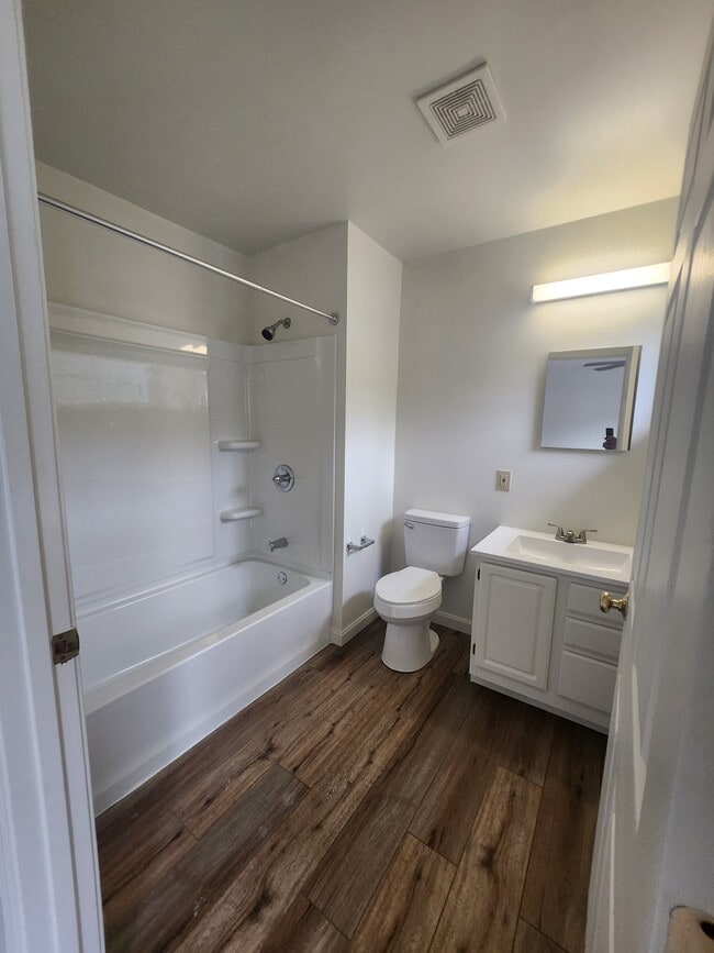 Building Photo - 12 Starflower Ln