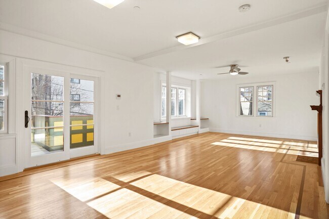 Building Photo - 165 Winthrop Rd