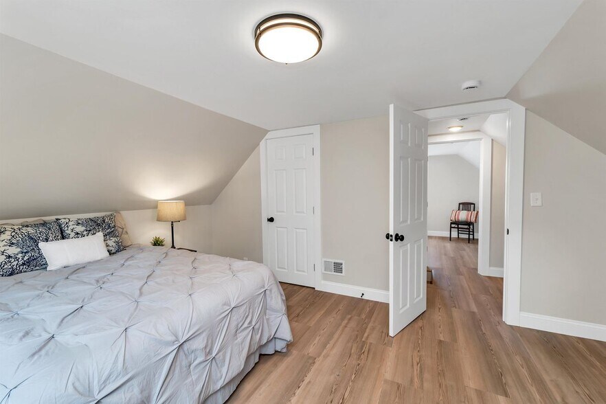 Building Photo - 3 Madison St