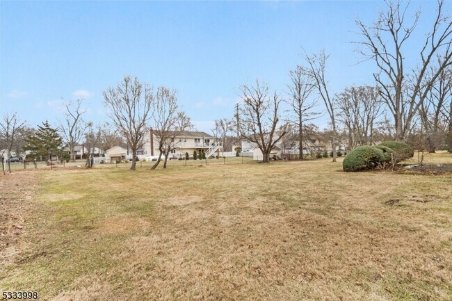 Building Photo - 25 Sandalwood Dr