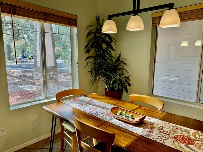 Building Photo - 4809 S Dory Trail