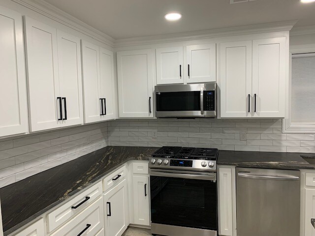 Building Photo - 420 Waller Ave