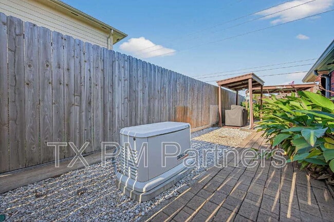 Building Photo - 23410 Stratsborough Dr