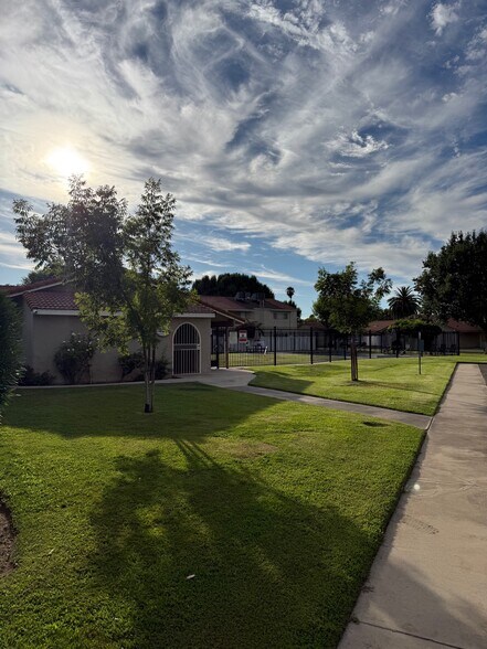 Clubhouse and Pool - 1250 E Shaw Ave