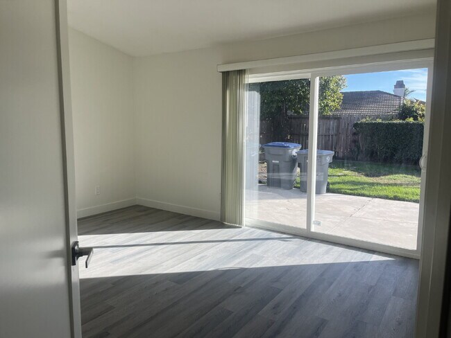 Building Photo - "Charming 4-Bedroom Coastal Retreat with 2 Baths"