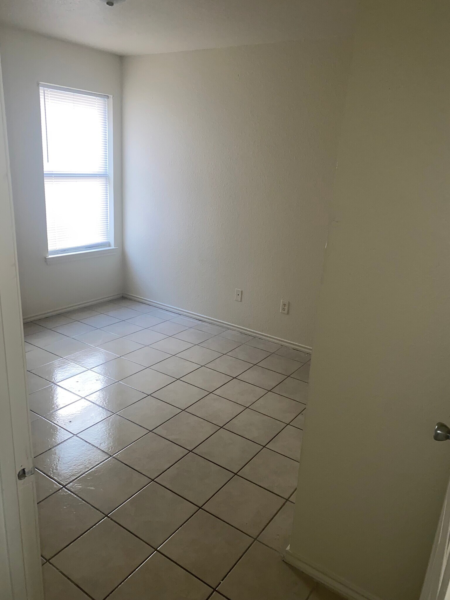 Building Photo - 3405 Barcelona Drive