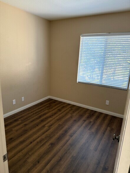 Building Photo - 3177 Dehesa Rd