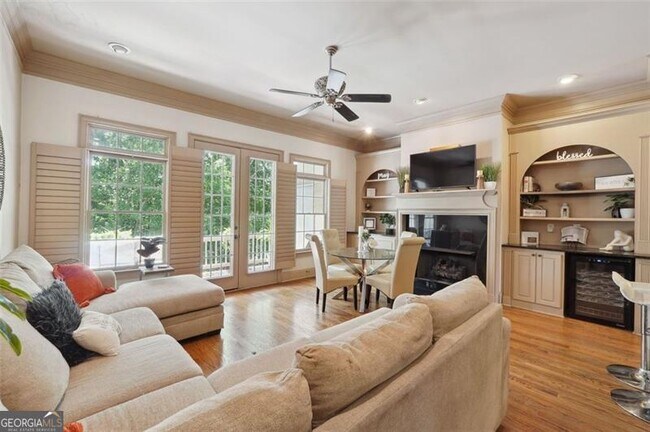Building Photo - 1071 Pearl
