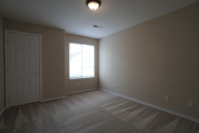 Building Photo - 3944 Riviera Grove