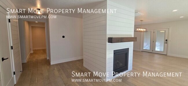 Building Photo - 4298 Catalpa-