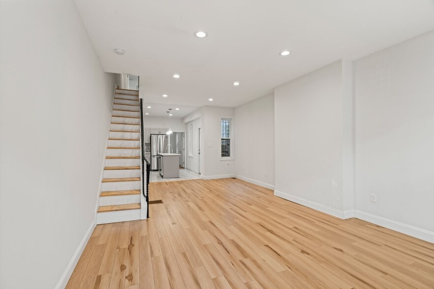 . - 1630 Edgley St