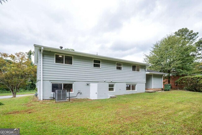 Building Photo - 3801 Hogan Rd SW