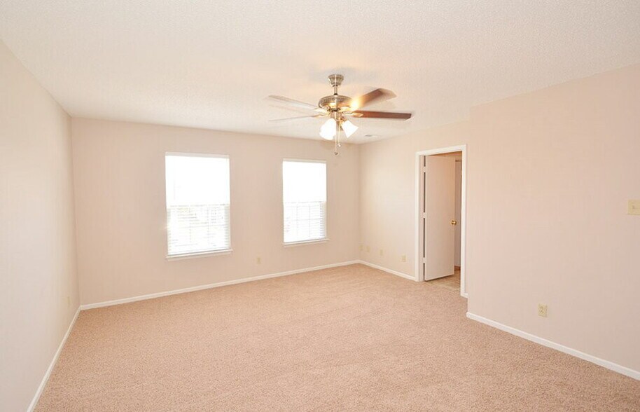 Building Photo - 2308 Harvest Moon Dr