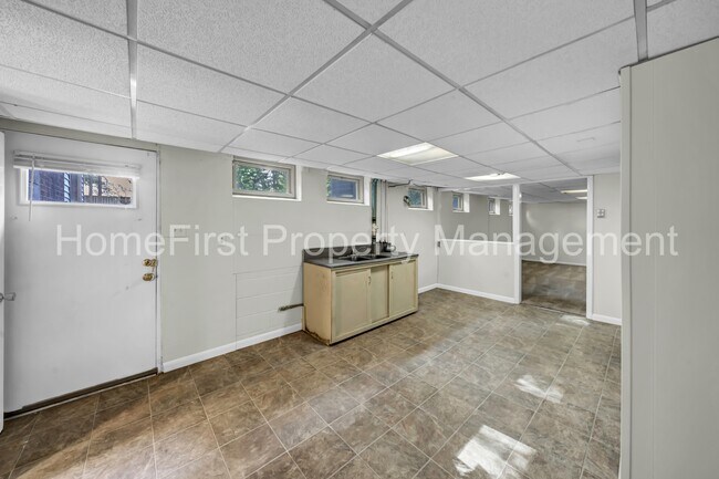 Building Photo - 118 Meadowlark Dr