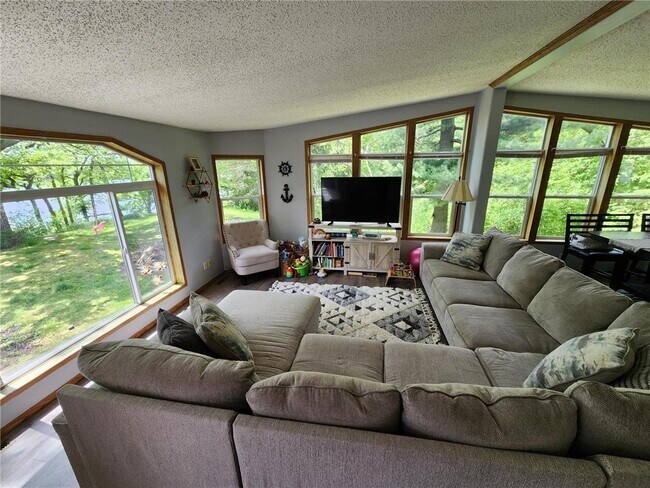 Building Photo - 20361 Rolling Acres Dr