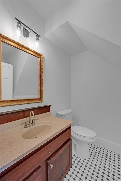 Building Photo - 22 School St